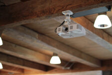 Beamer an Decken im Eventsaal